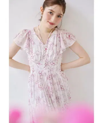 펄 장식 넥 리본 수채화 라인 플라워 플리츠 원피스 핑크