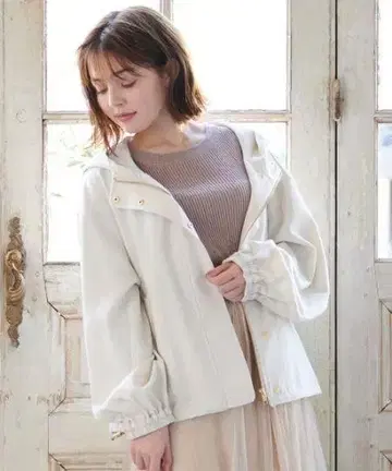 포용 소매 숏 블루종 아이보리