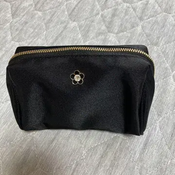 마리콴트 블랙 파우치