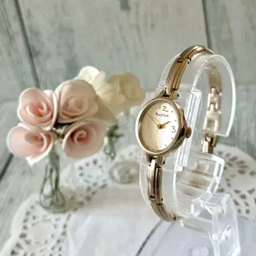 [배터리 교체 완료] MARGARET HOWELL 손목시계 오벌형 골드