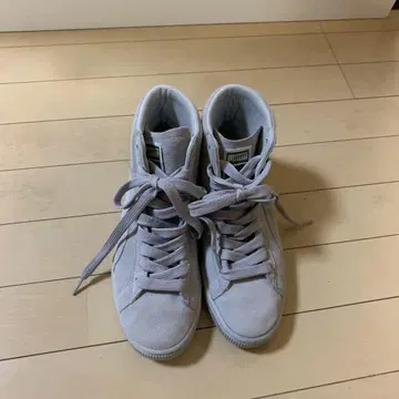 그레이 스웨이드 하이컷 스니커즈