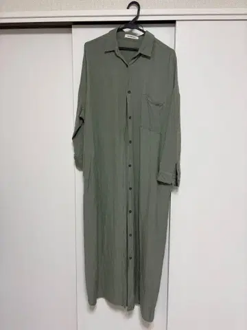 올리브 그린 긴팔 셔츠 원피스