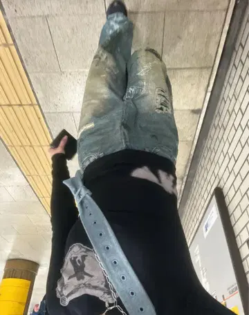 데미지 가공 스트레이트 데님