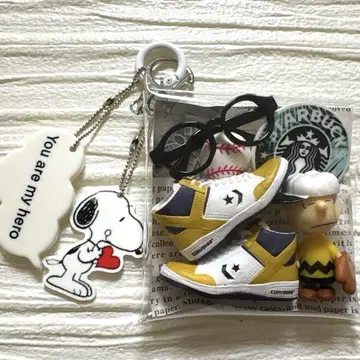 가챠파우치 PEANUTS CONVERSE