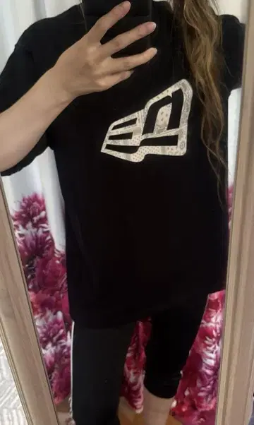 NEWERA 로고 T셔츠