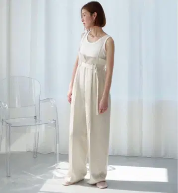 roughlow otona 새틴 와이드 멜빵바지 아이보리