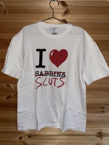 Sabrina Carpenter 투어 T셔츠