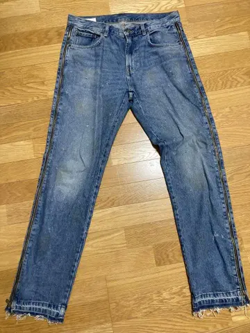 ZARA 지퍼 플레어 핏 청바지