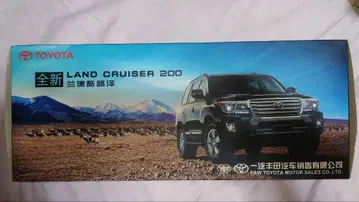 TOYOTA LAND CRUISER 200 1/18 스케일 미니카