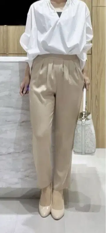 아나이 아나이 스트레치 더블 새틴 테이퍼드 팬츠