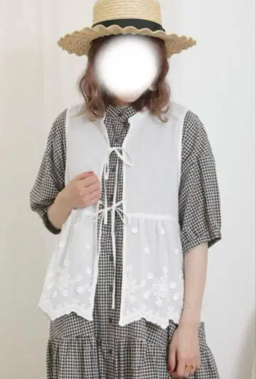 새상품 사만사 모스모스 자수 레이스 베스트 오프