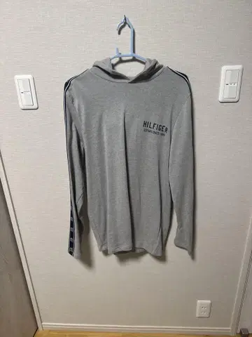 사이즈 M TOMMY HILFIGER 후드티 그레이