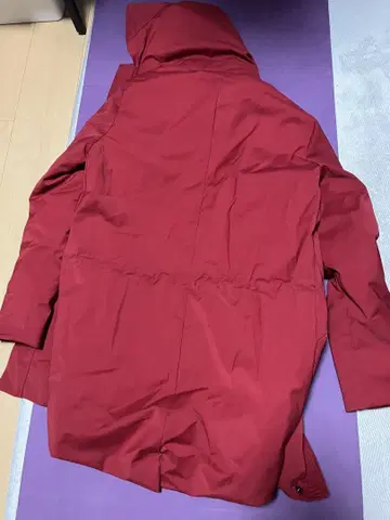 타트라스 다운 자켓 후드 부착