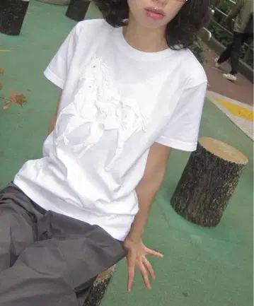Labyrins Dont Cry Horse Tshirt 말 티셔츠