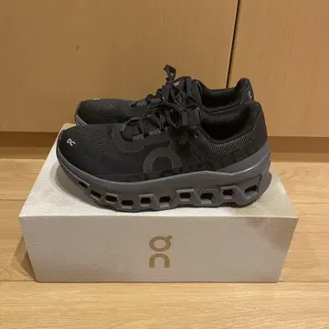 Cloudmonster On Black Magnet 23cm 중고