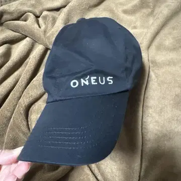 ONEUS 굿즈 모자 캡
