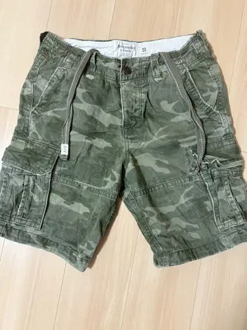 Abercrombie & Fitch 카모플라쥬 숏팬츠 30