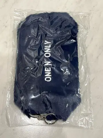 ONE N' ONLY 크리라이 2024 퍼 파우치 미개봉 새상품