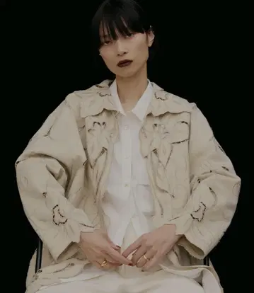 UND SCALLOPE EMBROIDERY OVERSIZE SHIRT