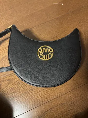 안나수이 ANNA SUI NYC 하프문 숄더 백