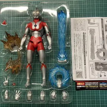 SHFiguarts 울트라맨 박스 포함