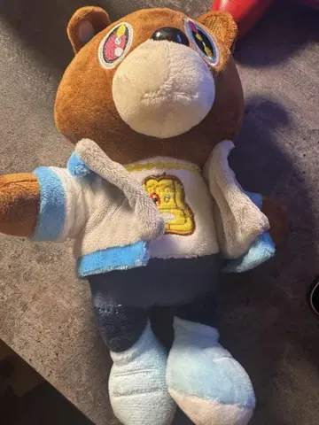 kanye west의 곰 인형