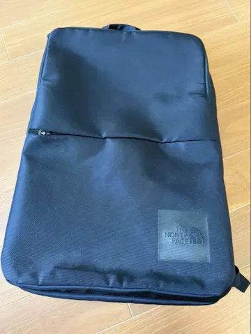 새상품급 THE NORTH FACE 셔틀 데이팩 슬림