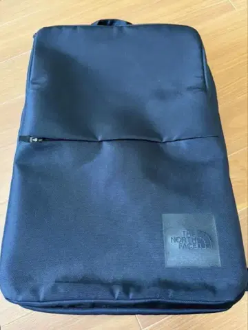 새상품급 THE NORTH FACE SHUTTLE 데이팩