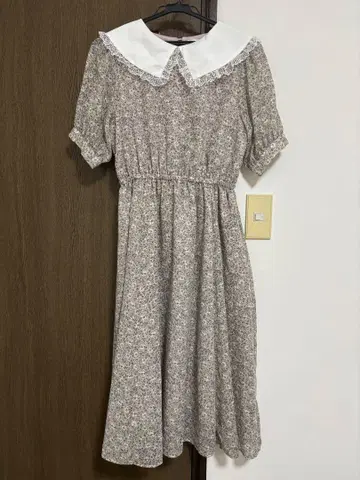 빅 카라 부착 원피스