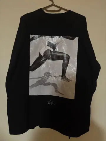 HARD KNOTS 아트 프린트 긴팔 티셔츠