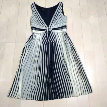 ESCADA 슬리브리스 원피스