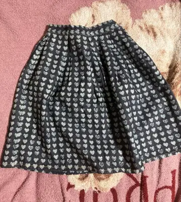 오존 커뮤니티 하트 올 패턴 스커트