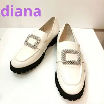 [새상품급] DIANA 비쥬 버클 에나멜 통굽 로퍼 24.5