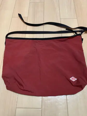 단톤 나일론 숄더백 빨간색