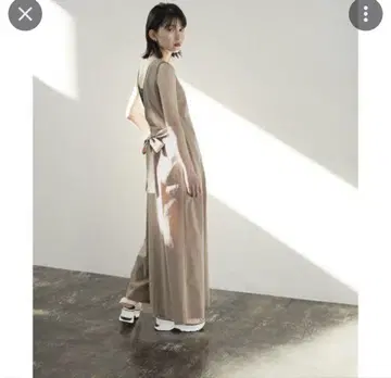 emmi 에미 턱 원피스풍 콤비네종 팬츠 베이지 계열
