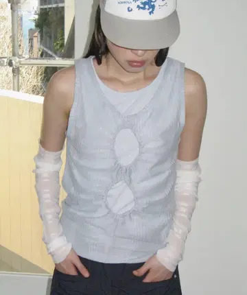 TYPESERVICE Layered Cut Out Sleeveless