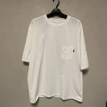 THE NORTH FACE 화이트 에어리 포켓 티셔츠