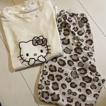 아베일 HELLO KITTY 룸웨어 M 키티 레오파드 무늬 파자마