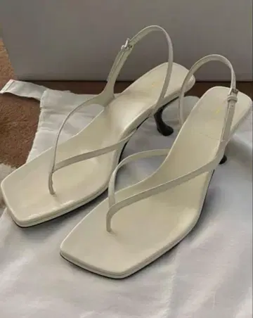하이힐 샌들