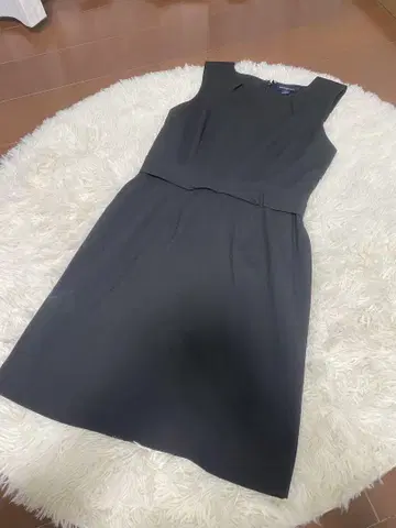 banana republic 슬리브리스 무릎 기장 원피스 블랙 사이즈 2