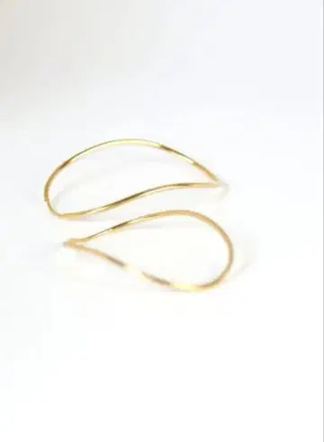 BAR JEWELLERY 골드 커브 귀걸이