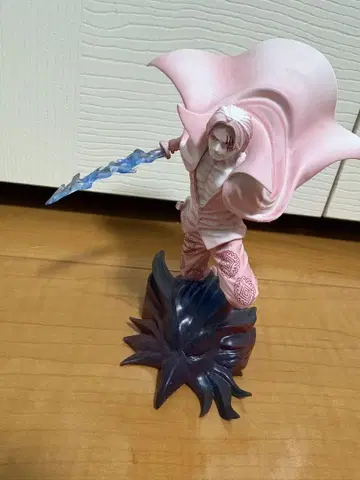 샹크스 피규어