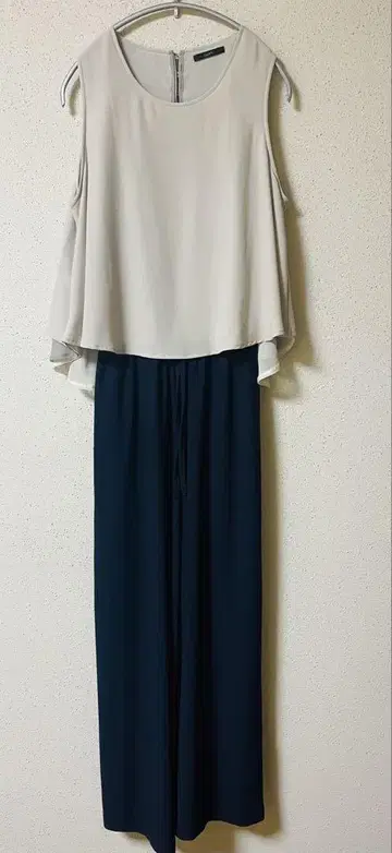 그레이와 네이비 셋업