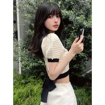 Darich 백리본 퍼프숄 니트탑 (IVO)