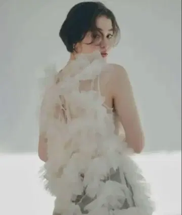 NOTREemor 비대칭 튤 탑