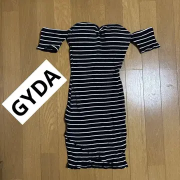 GYDA 스트라이프 오프숄더 미니 원피스