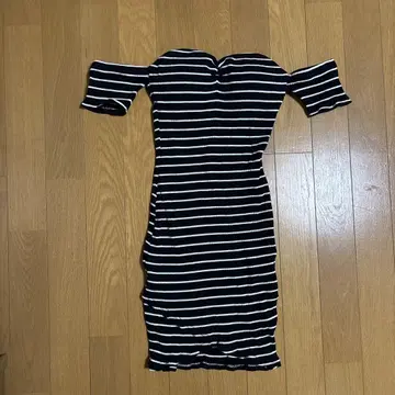 GYDA 스트라이프 오프숄더 미니 원피스