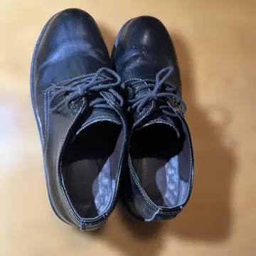 블랙 가죽 레이스업 슈즈