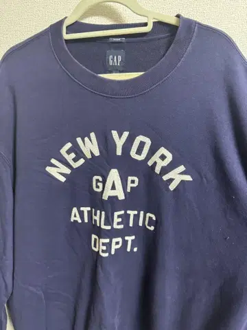 GAP 스웨트 셔츠
