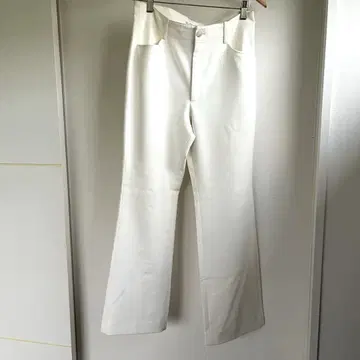 비쓰리 B3 화이트 플레어 팬츠 앞면 포켓 부착 40
